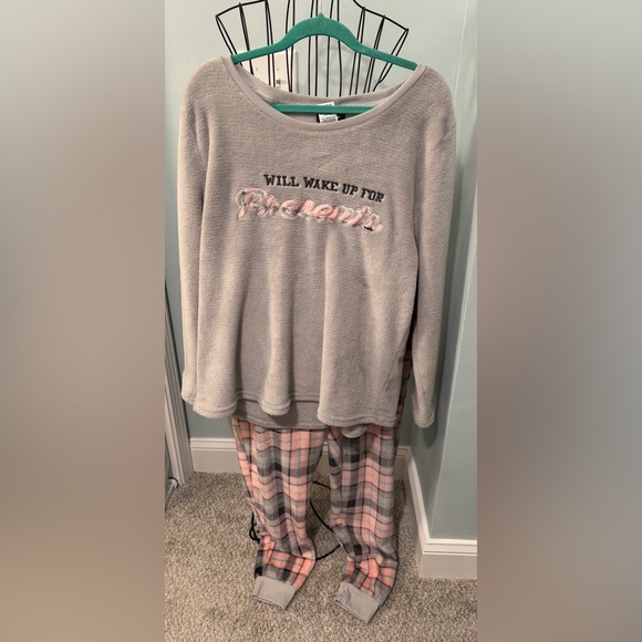 Joe Boxer Other - Joe Boxer Soft Fleece Will wake up for presents Pink Gray Plaid 1X 1XL Women PJs